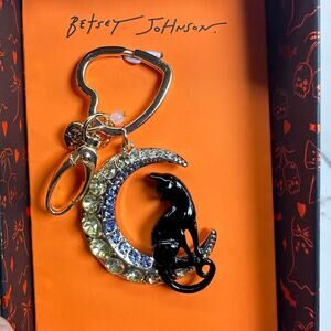 Betsey Johnson Halloween Black Cat Sitting On Crescent Moon Drop Keychain NWT